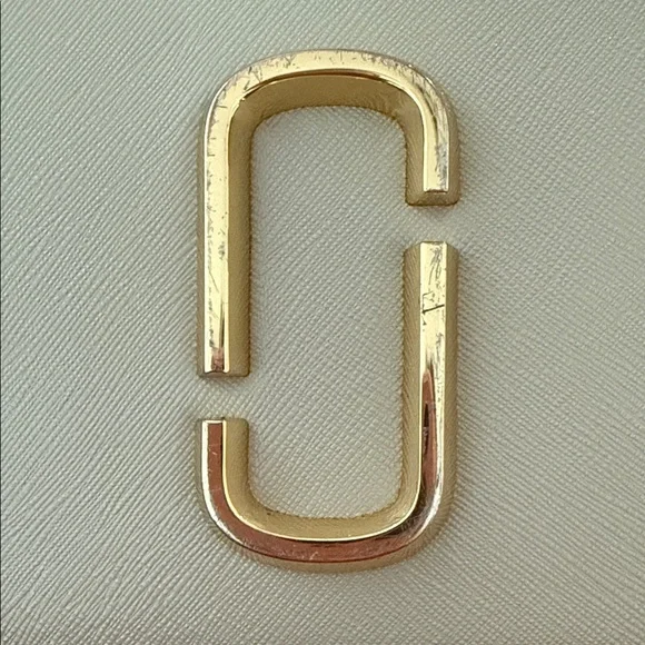 Marc Jacobs Cream Crossbody Bag with Black Strap - Picture 3 of 5